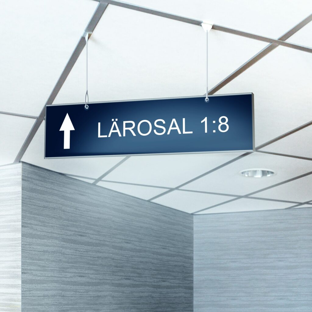 Takskylt lärosal 1:8