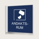 Flaggskylt Andaktsrum Mörkblå 150 x 150 mm