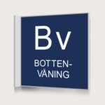 Flaggskylt Bottenvåning Mörkblå 150 x 150 mm