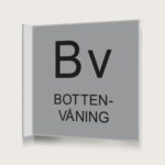 Flaggskylt Bottenvåning Silver 150 x 150 mm