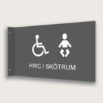 Flaggskylt HWC / Skötrum Grå 295 x 180 mm