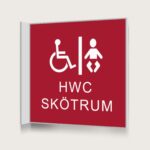 Flaggskylt HWC / Skötrum Röd 150 x 150 mm