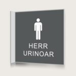 Flaggskylt Herr Urinoar Charcoal 150 x 150 mm
