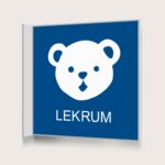 Flaggskylt Lekrum Blå 150 x 150 mm