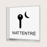 Flaggskylt Nattentré Vit 150 x 150 mm