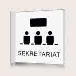 Flaggskylt Sekretariat Vit 150 x 150 mm