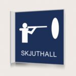 Flaggskylt Skjuthall Mörkblå 150 x 150 mm