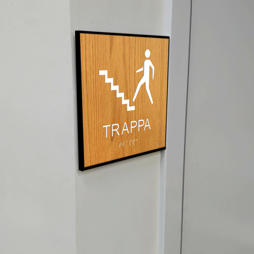 Taktilt piktogram trä med ram Trappa