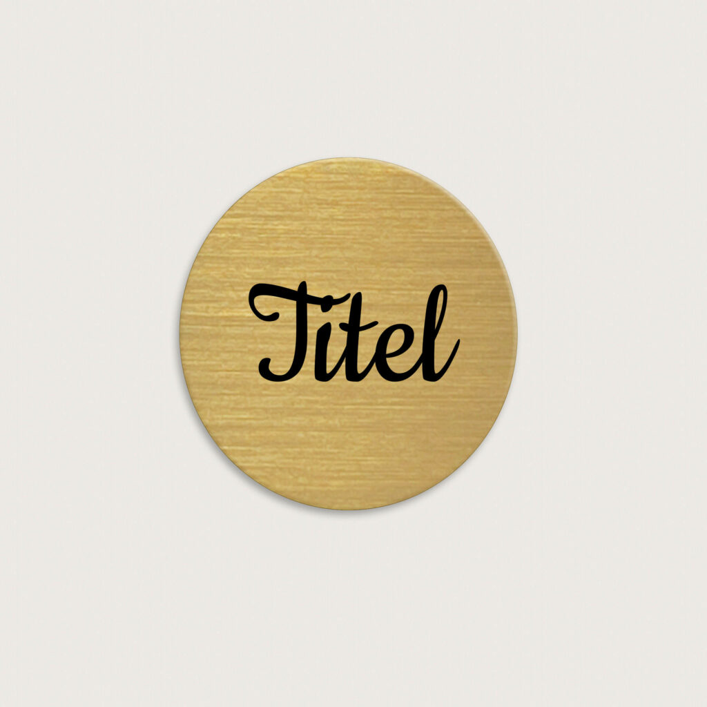 Namnskylt i graverad mässing, rund 45 x 45 mm