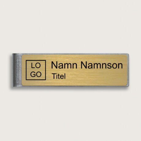 Namnskylt i mässing med militärklämma med namn och logga