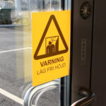 Varning Låg fri höjd - dekal