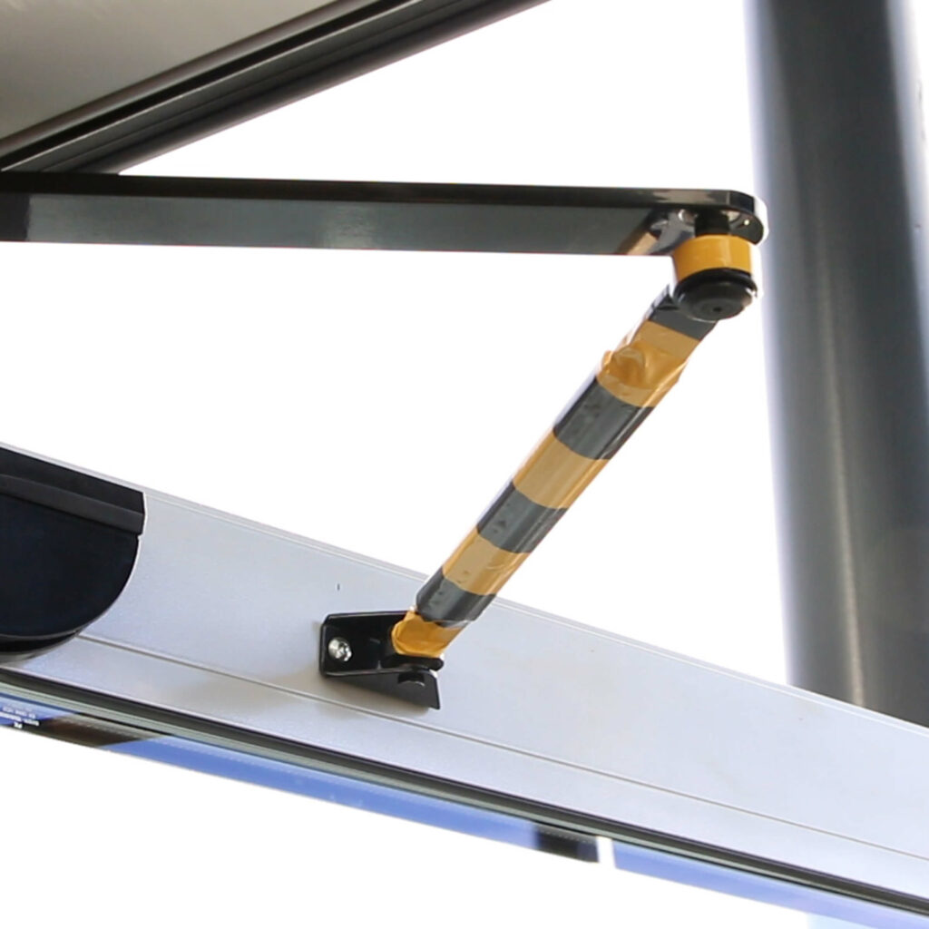 Varning Låg fri höjd - varningstejp